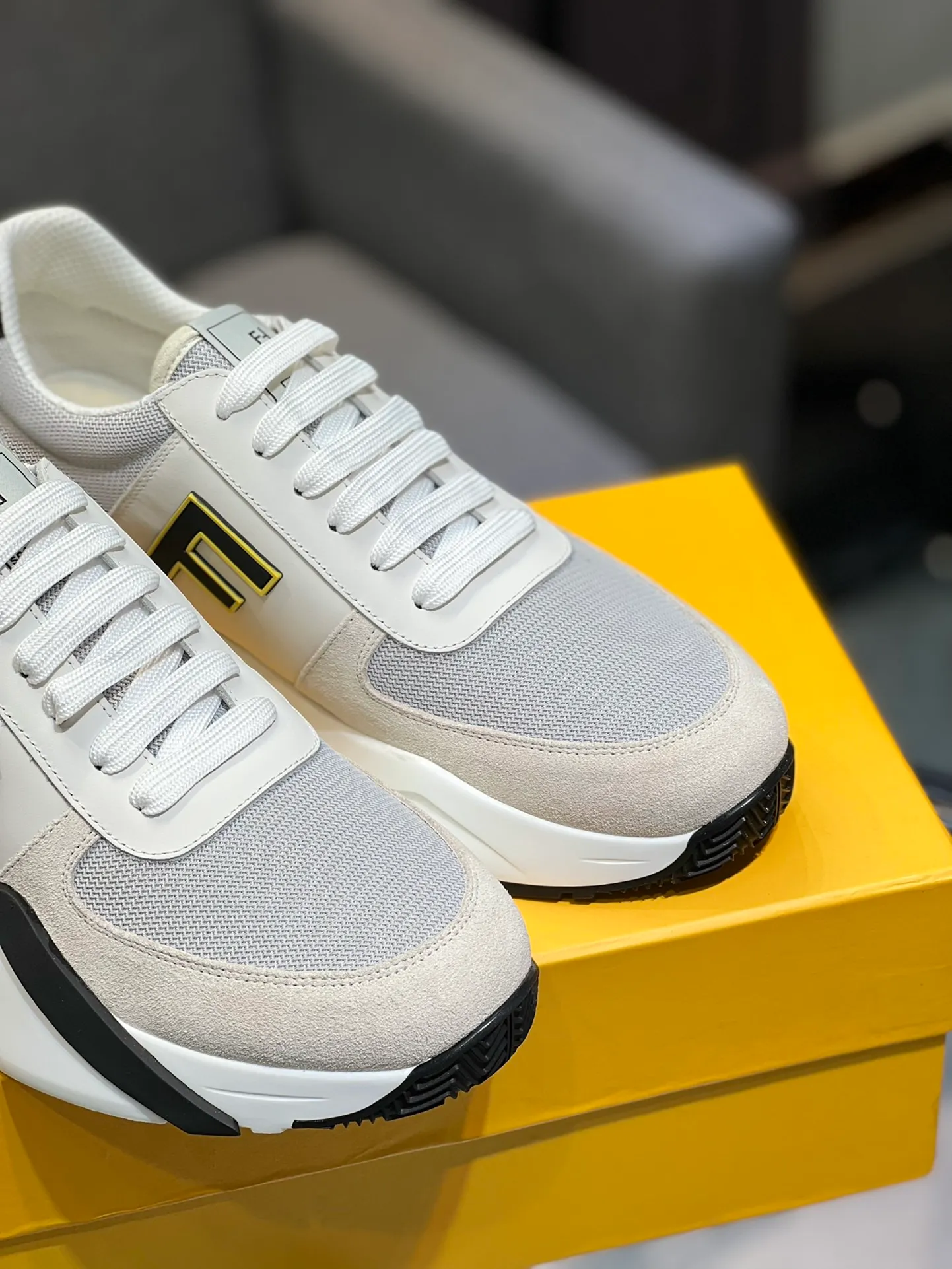 Men's shoes 💰540 FENDI men's fashionable casual shoes 👟Hot sale🔥 Official website 1:1 replica ⬆️Original quality - original leather - original breathable mesh lining original outsole 1:1 replica, code number 38-44 (45-46 customized)